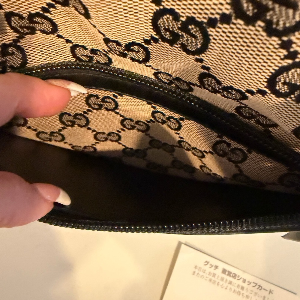 Gucci Black and Beige Bag - Like New! Comes with Authentication Paper! - Picture 3 of 14
